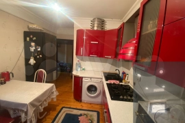 3-к. квартира, 80 м², 1/10 эт.