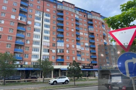 2-к. квартира, 73 м², 9/13 эт.