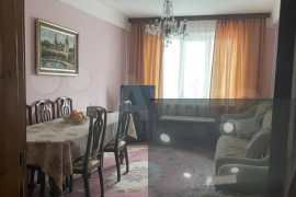 4-к. квартира, 100 м², 4/9 эт.